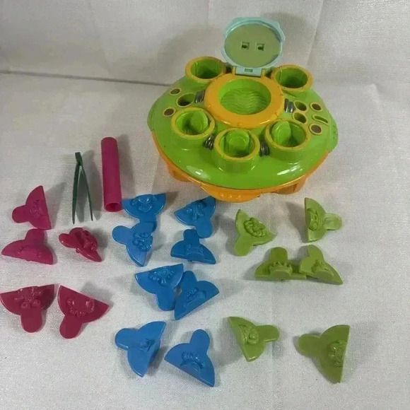 Vintage Hasbro Martian Matter Alien Maker UFO Kit ONLY - Picture 1 of 6